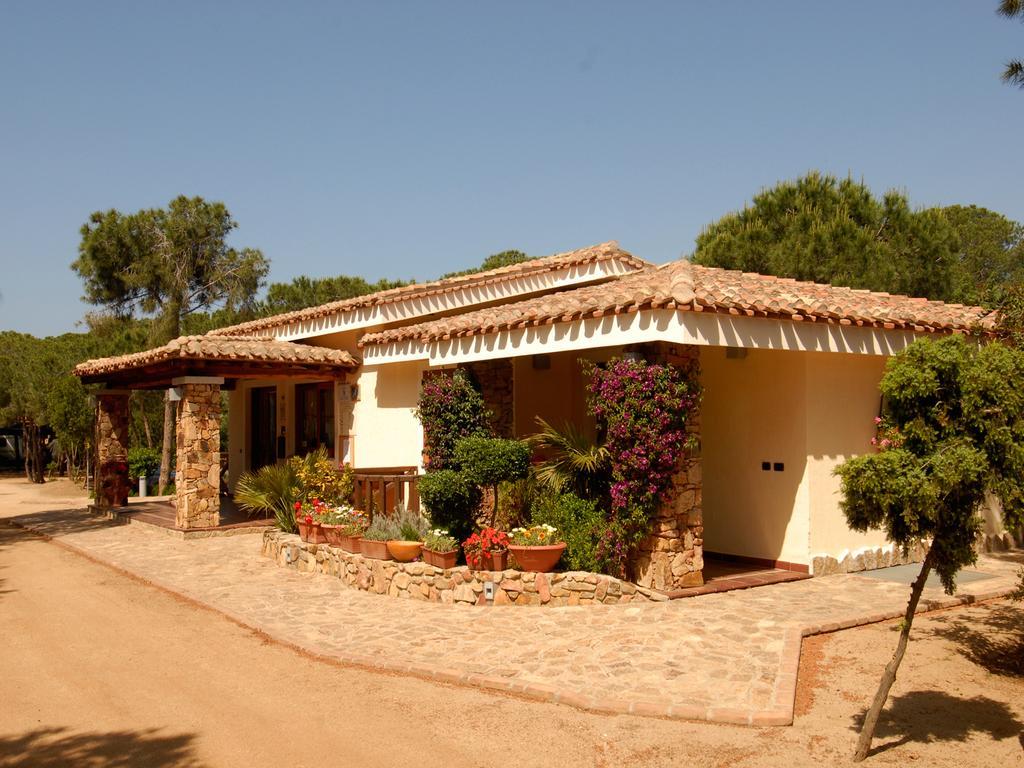 Villaggio Camping Spiaggia Del Riso Villasimius Exterior foto