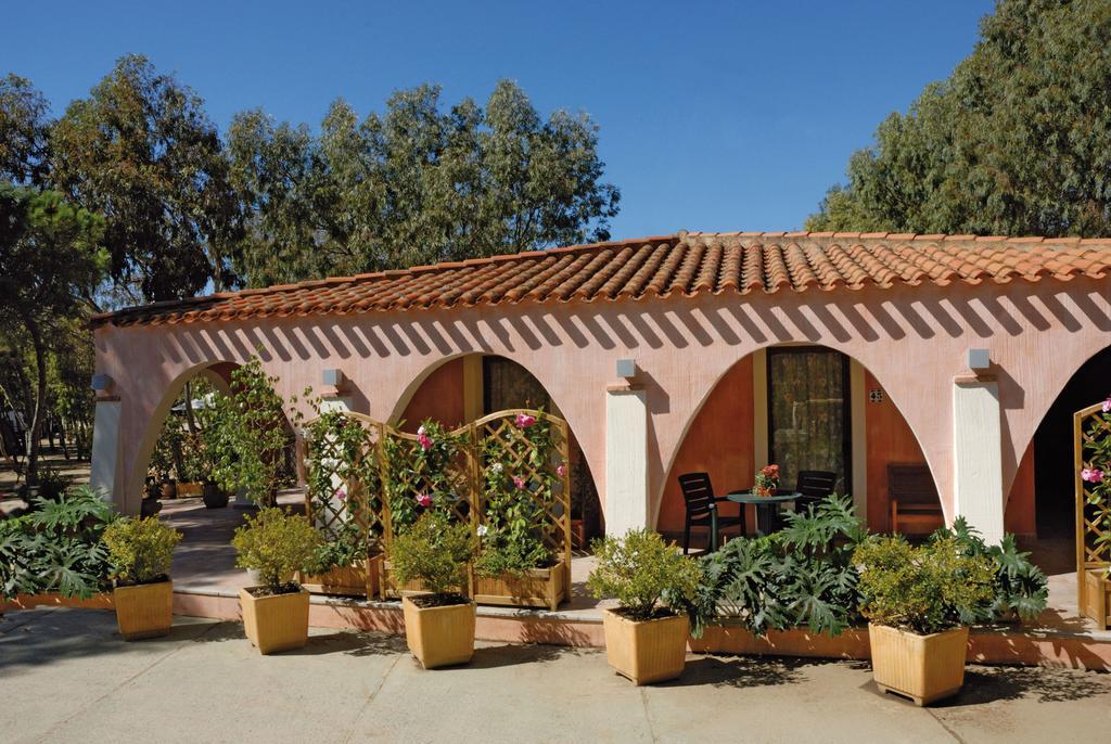 Villaggio Camping Spiaggia Del Riso Villasimius Exterior foto